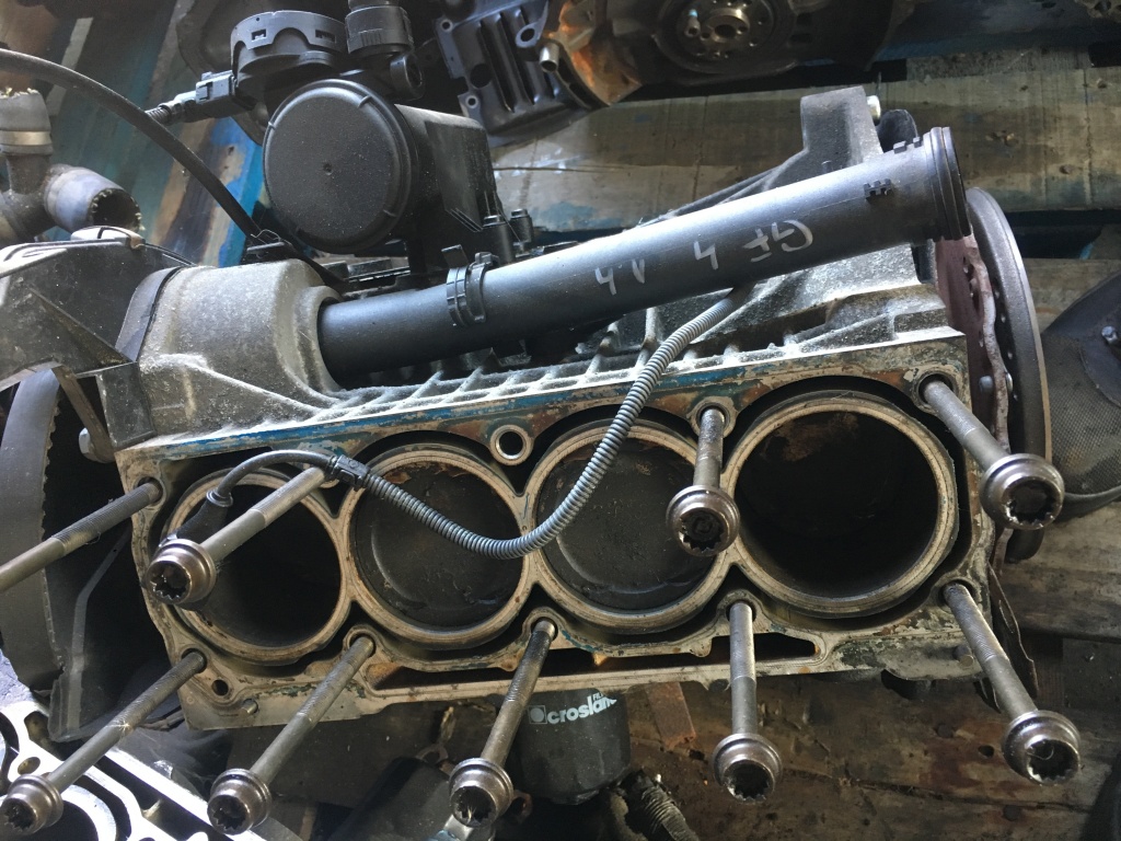 Bloc motor ambielat volkswagen golf 4 1.4 benzina 