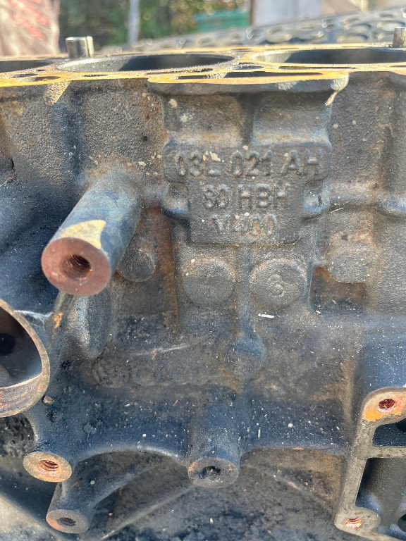 Bloc Motor Ambielat VW TIGUAN (5N) 2007 > 0000 03L021AH , doar 3 pistoane și arbore