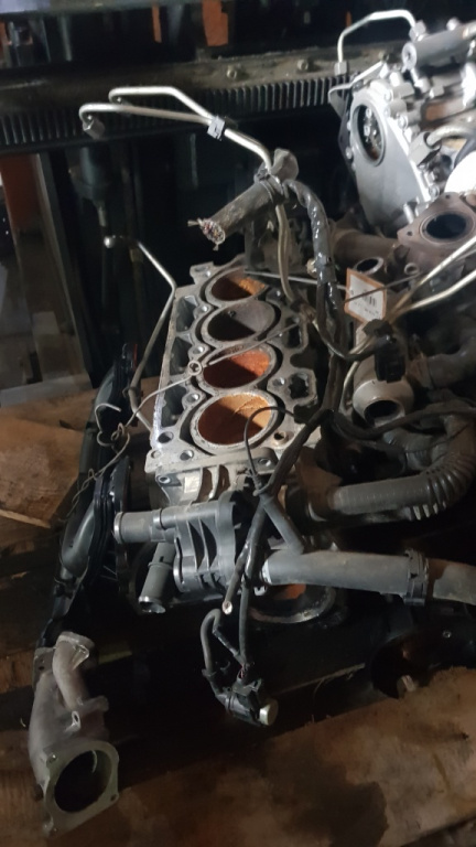 Bloc motor Peugeot 206 1.6HDI