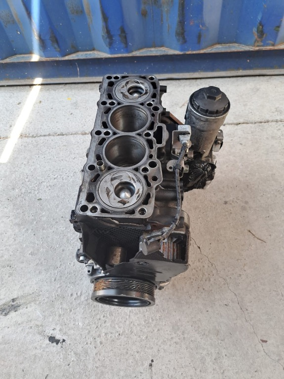 Bloc Motor Seat Toledo 1.9 TDI tip motor BLS BKC BXE an 2005 - 2010