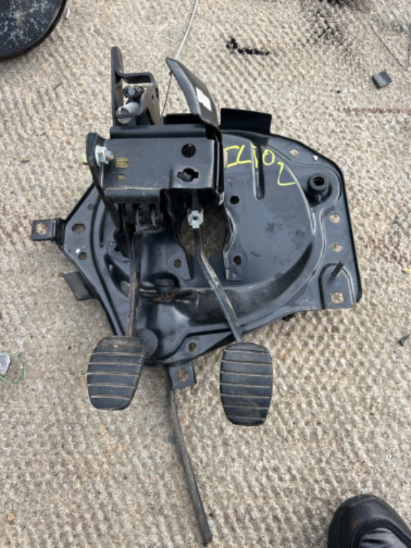 Bloc pedalier Renault Clio 2 2006 7700435361E
