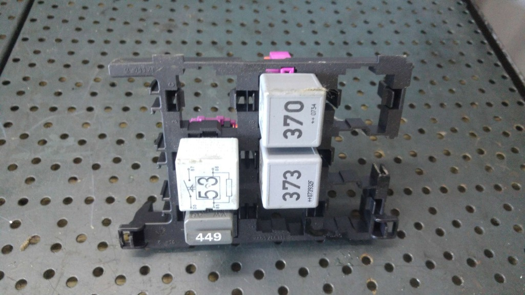 Bloc relee vw golf 5 plus 5m1 521 1t1937