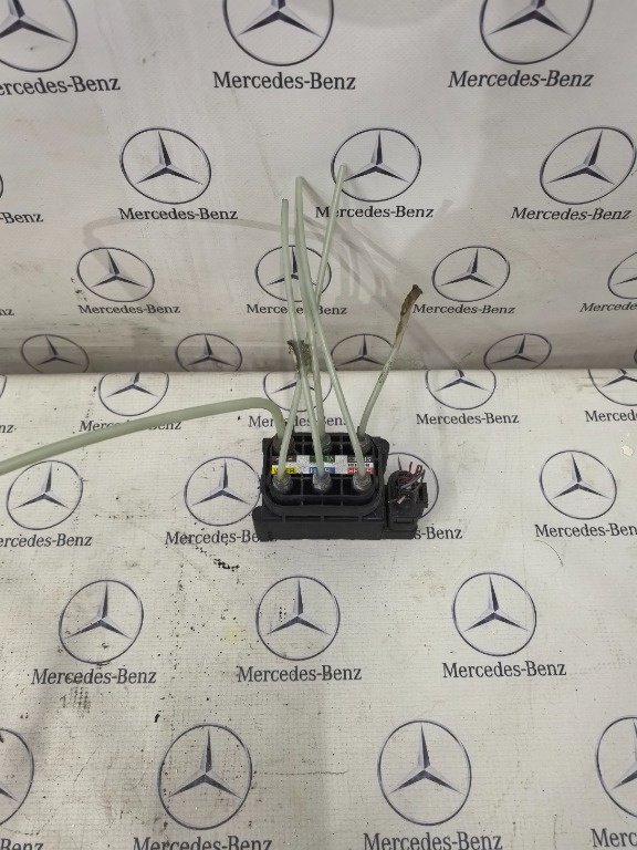 Bloc valve distribuitor aer Mercedes A2123200358