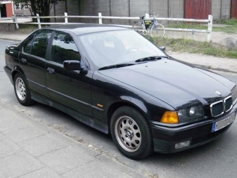 BMW 318i, an 1993, 1.8B, 85KW