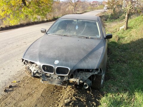 BMW 525 i - dezmembrari
