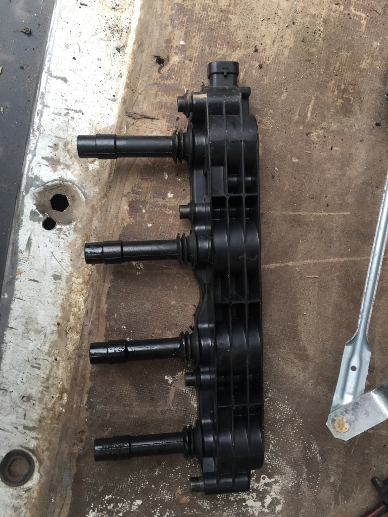 Bobina inductie Opel Astra G Zafira Vectra B 1.4 1.6 cod 19005212