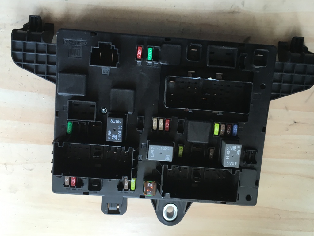 Borna baterie cu sigurante 365927271 Opel Astra J 1.7 CDTI