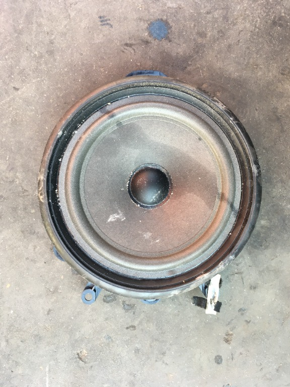 Boxa Audi A4 B7 cod: 8e0035411