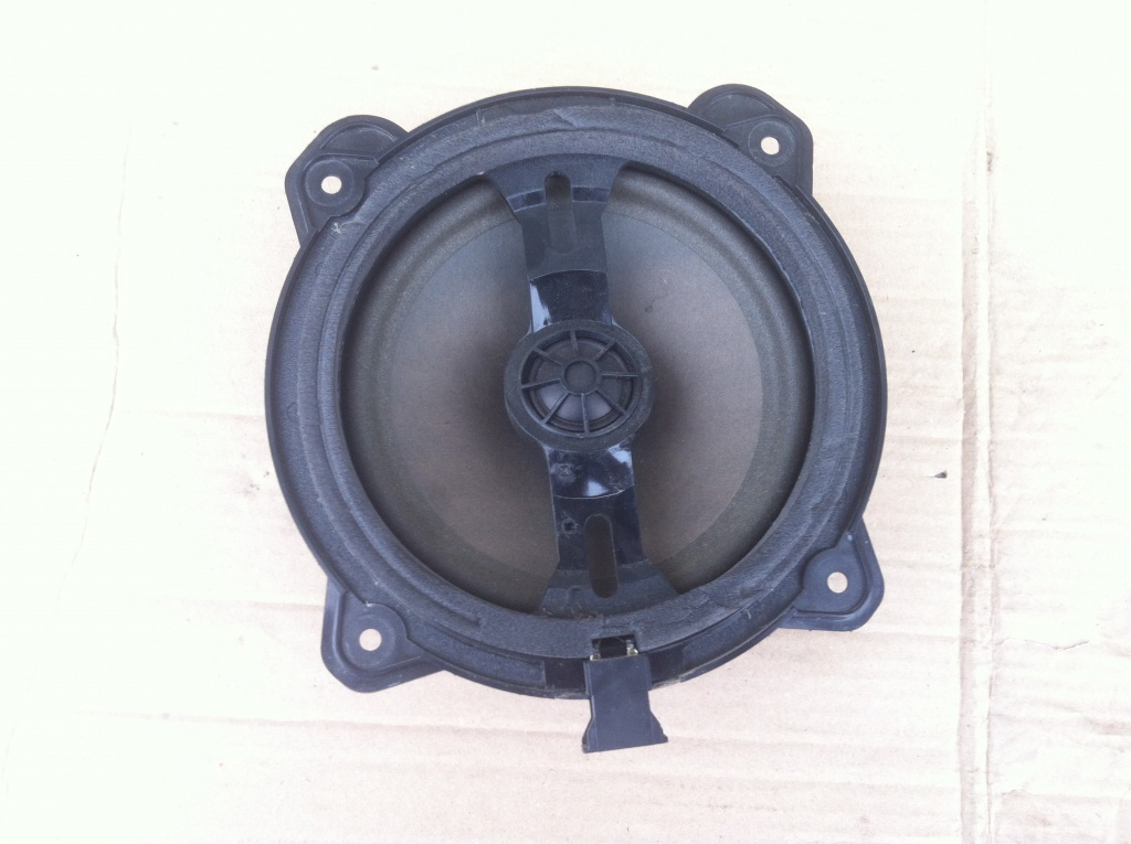 Boxa audio Audi A4 cod 8H0035411