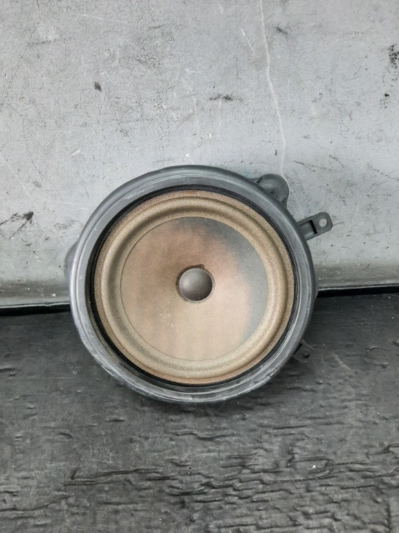 Boxa audio stanga audi a3 8p 2 usi 8p0035411
