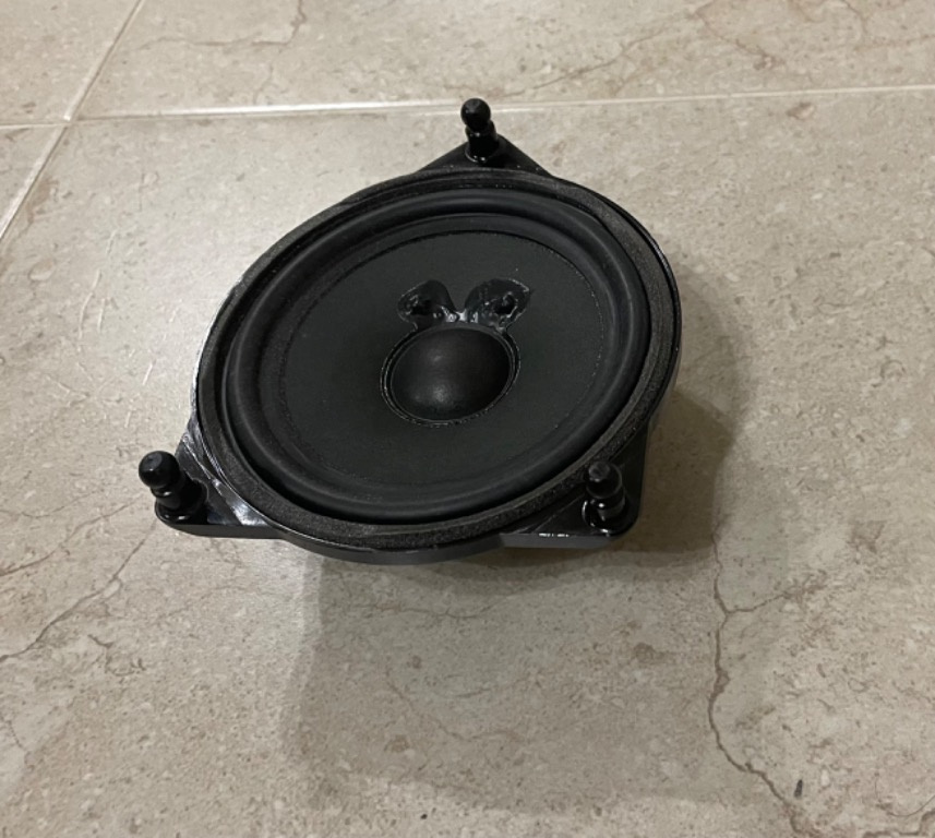 Boxa audio stanga fata Mercedes W213