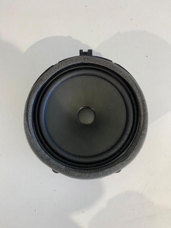 Boxa difuzor audio Volvo XC90 XC60 S60 V60 S90 2018+ 31350425