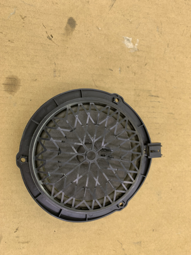 Boxa dreapta fata Peugeot 2008 8H01 1.4 HDI 2013-2017 9803506480 DezP: 26780