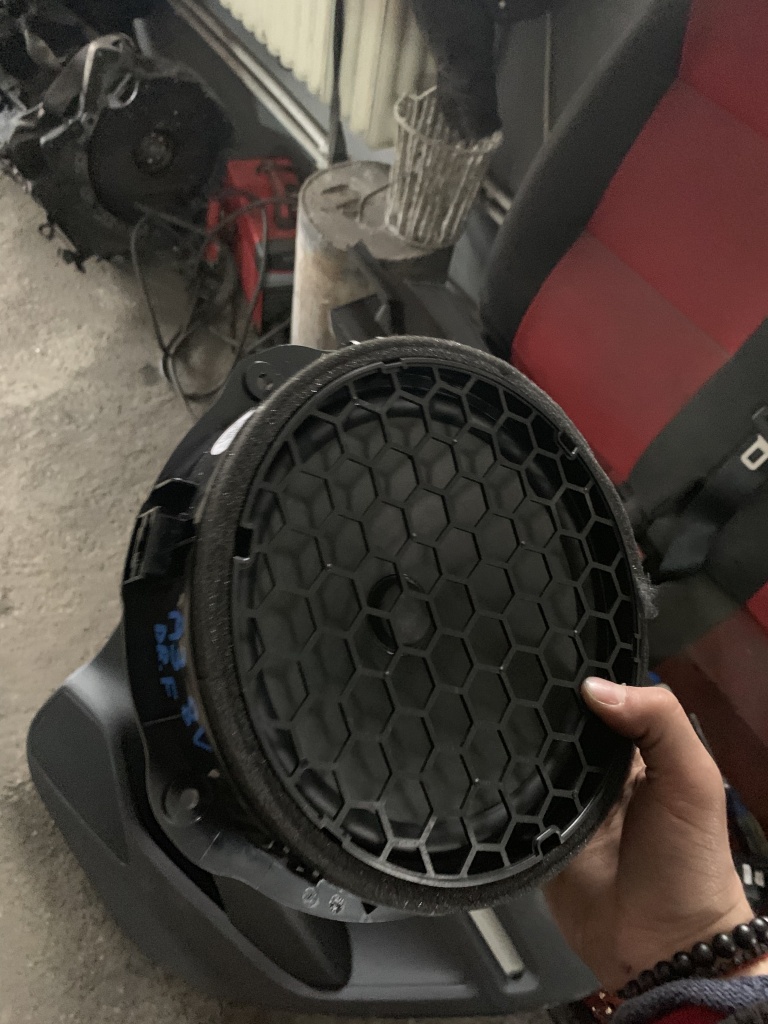 Boxa fata impecabila Audi A3 8V - cod: 8V0035415