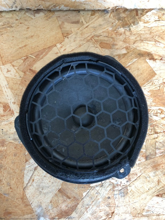 Boxa spate Audi A3 8V 8V4035411