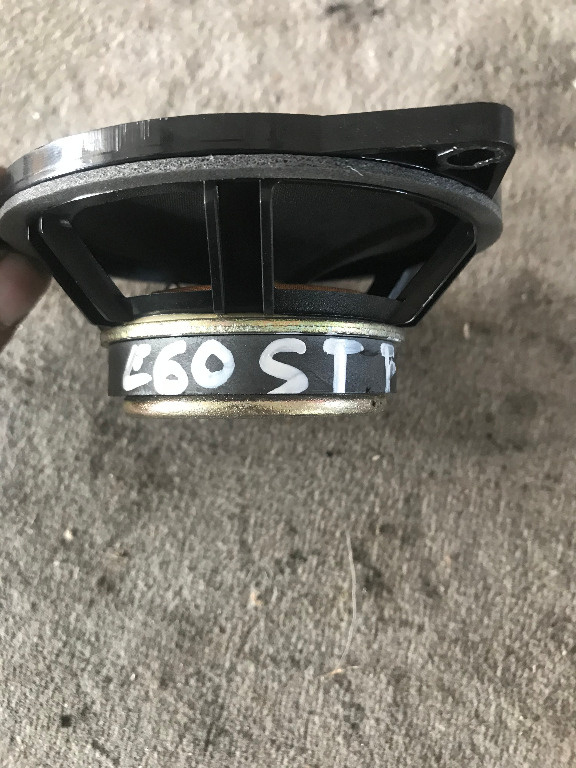 Boxa stanga fata bmw seria 5 e60 e61 200