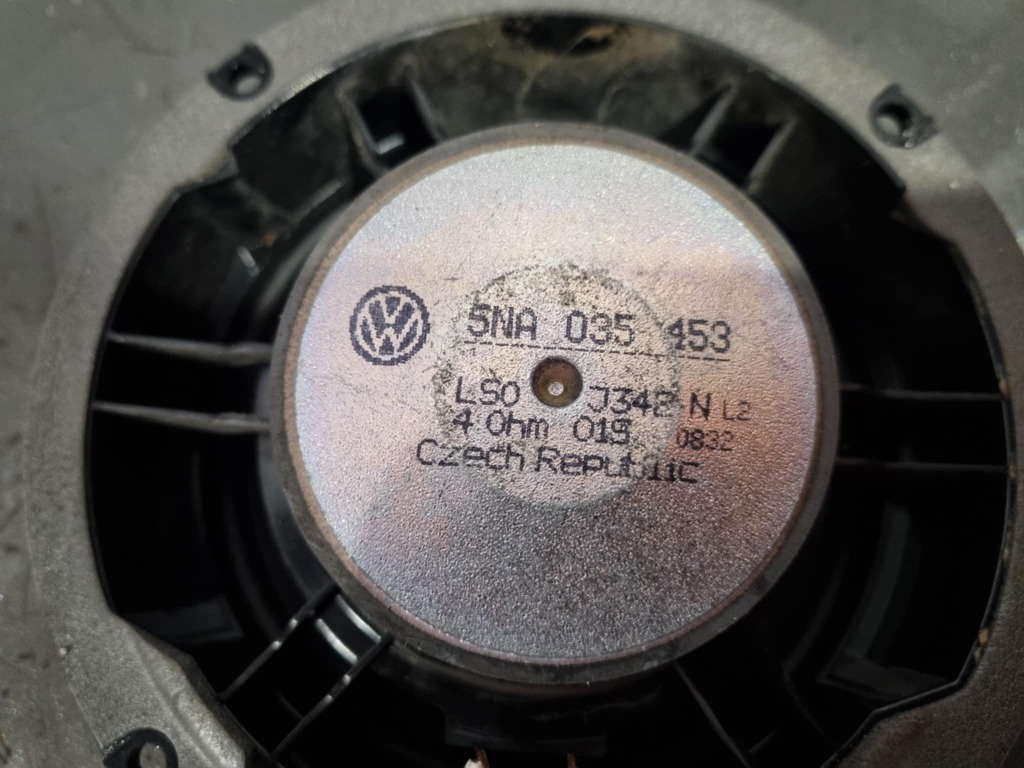 Boxa stanga spate 5NA035453 VW Tiguan Al