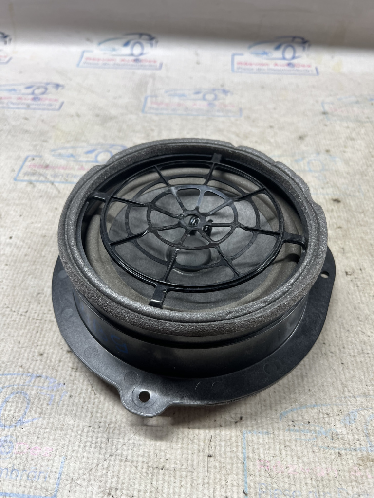 Boxa stanga spate Audi A4 B9 2016