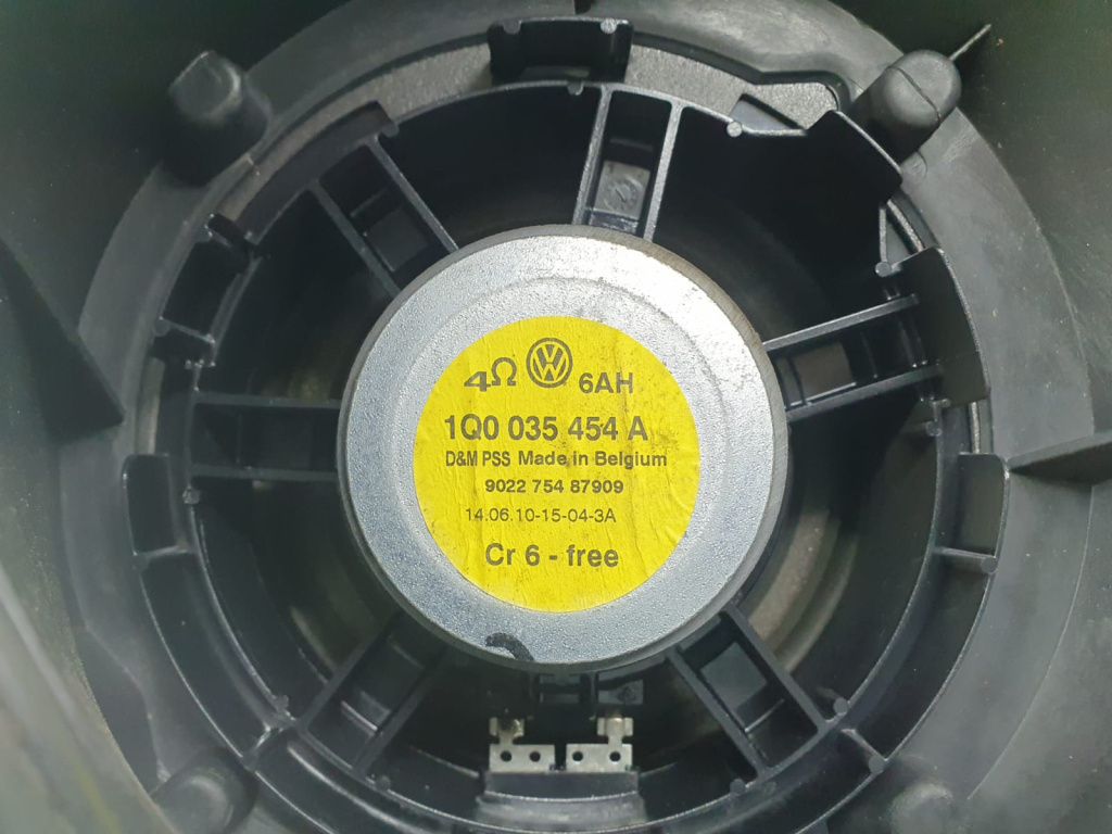 Boxa usa spate 1q0035454a Volkswagen VW 