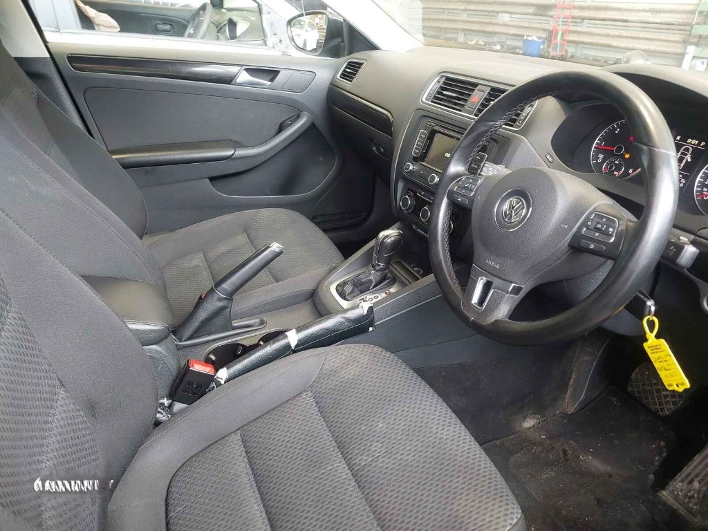 Boxe Volkswagen Jetta 2013 SEDAN 1.6 TDI