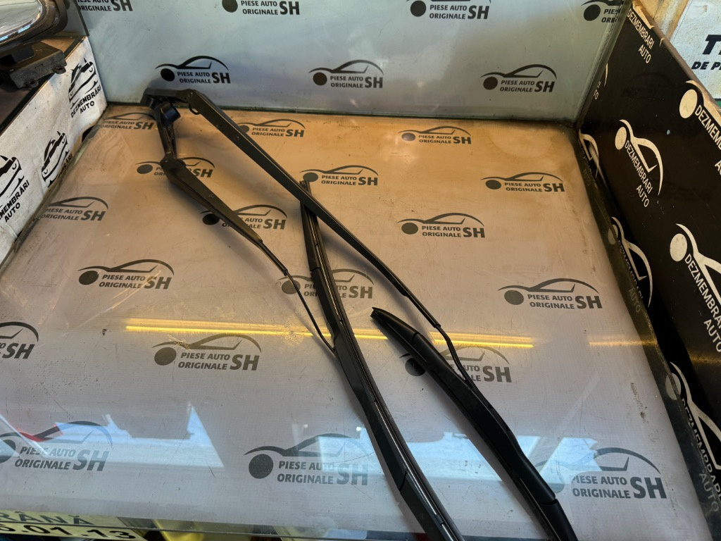 Brațe stergator față Suzuki SX4 S Cross Allgrip 1,6 DDiS 120CP 2017 motor D16AA 47000 km