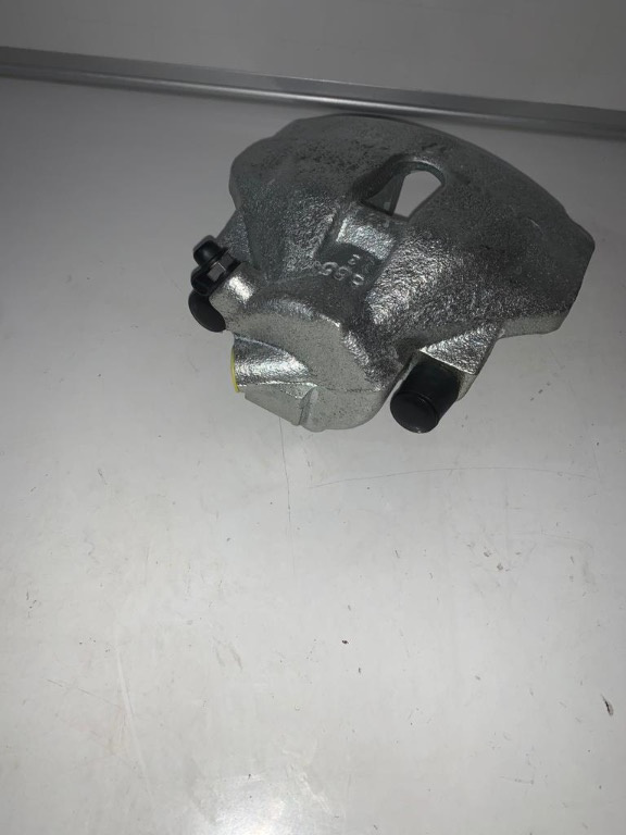 BRAKE ENGINERING Etrier frana Axa fata dreapta CA2891R /AUDI /VW /SEAT/SKODA