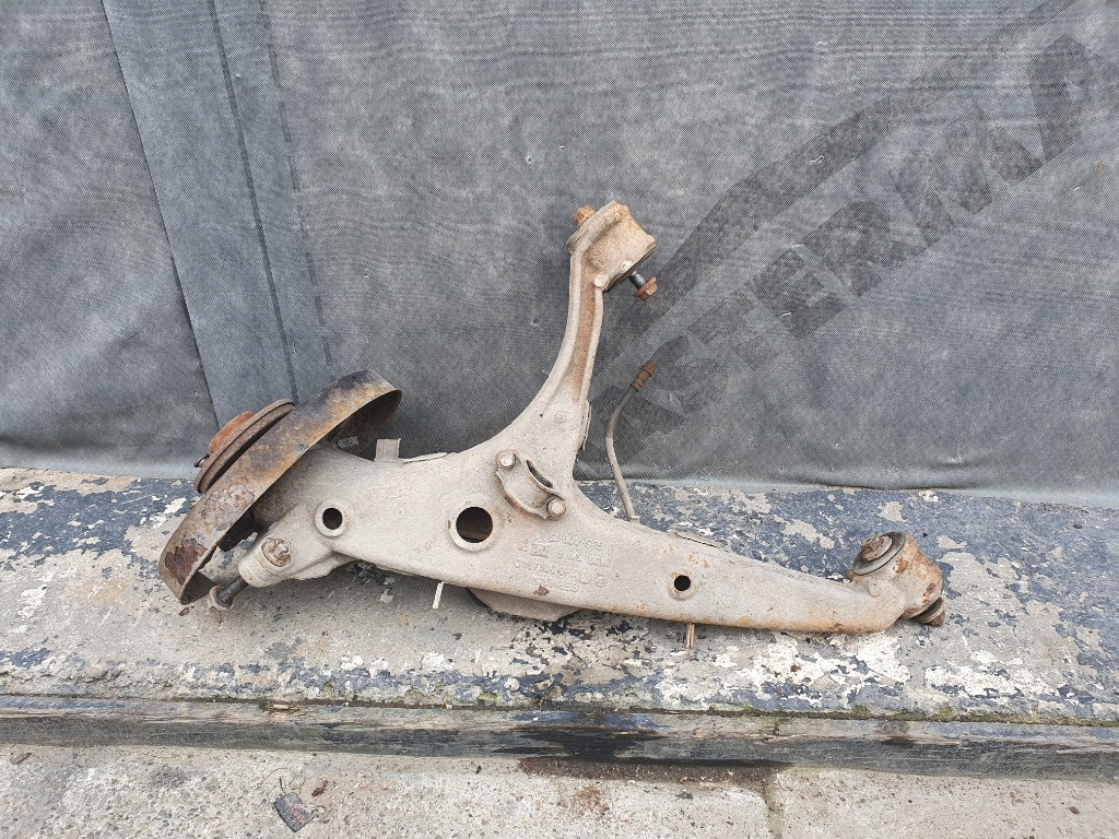 Brat cu fuzeta dreapta spate VOLKSWAGEN TRANSPORTE