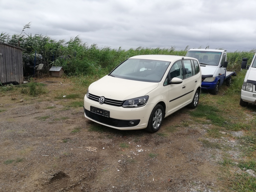 Brat dreapta fata Volkswagen Touran 2013 KOMBI 1600 TDI