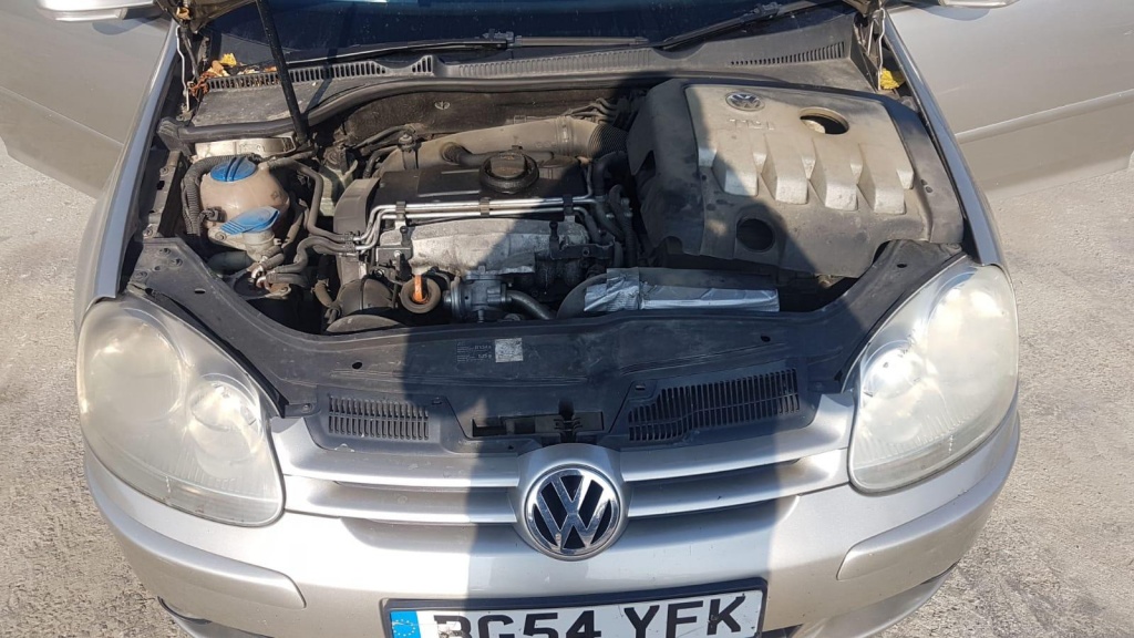 Brat dreapta fata VW Golf 5 2006 HATCHBA