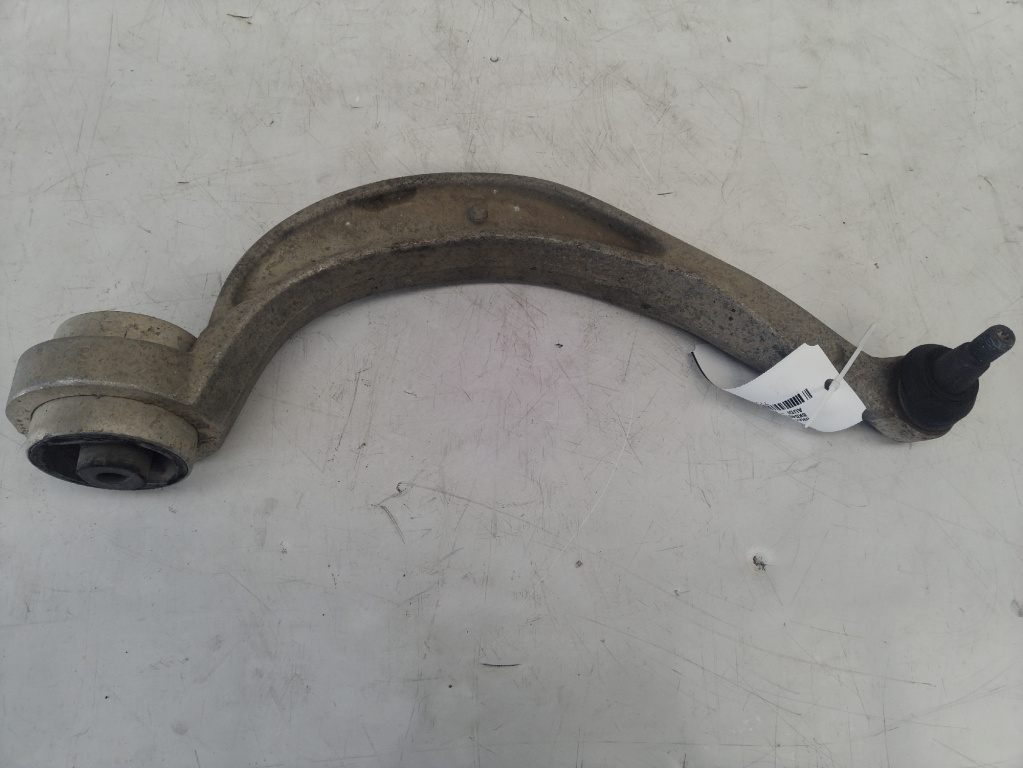 Brat stanga fata Audi A4 B8 an 2015 cod piesa 8k0407695G