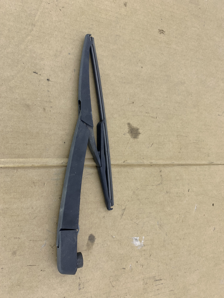 Brat stergator haion Peugeot 2008 8H01 1.4 HDI 2013-2017 D8-7-5 9683833680 DezP: 26778