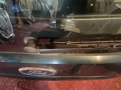 Brat stergator luneta / haion Ford Focus C-Max 200