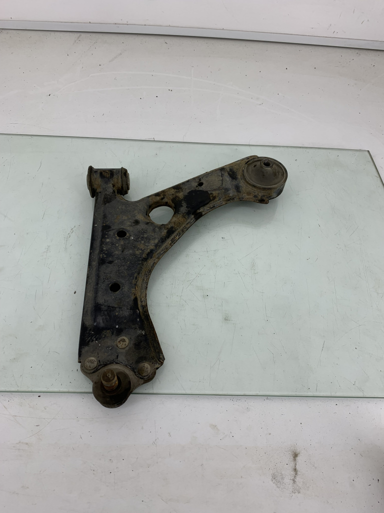 Brat suspensie roata dreapta fata Opel CORSA D 1.4 16V 2006-2014 DezP: 32581