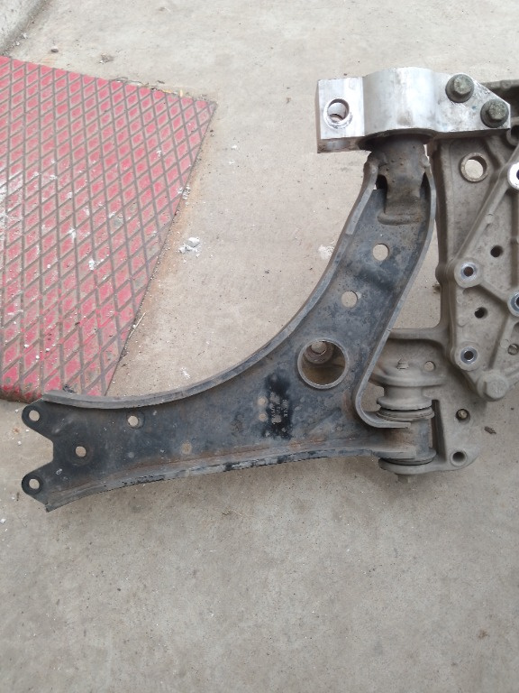 Brat trapez stanga fata 1k0407189e Volkswagen Jett