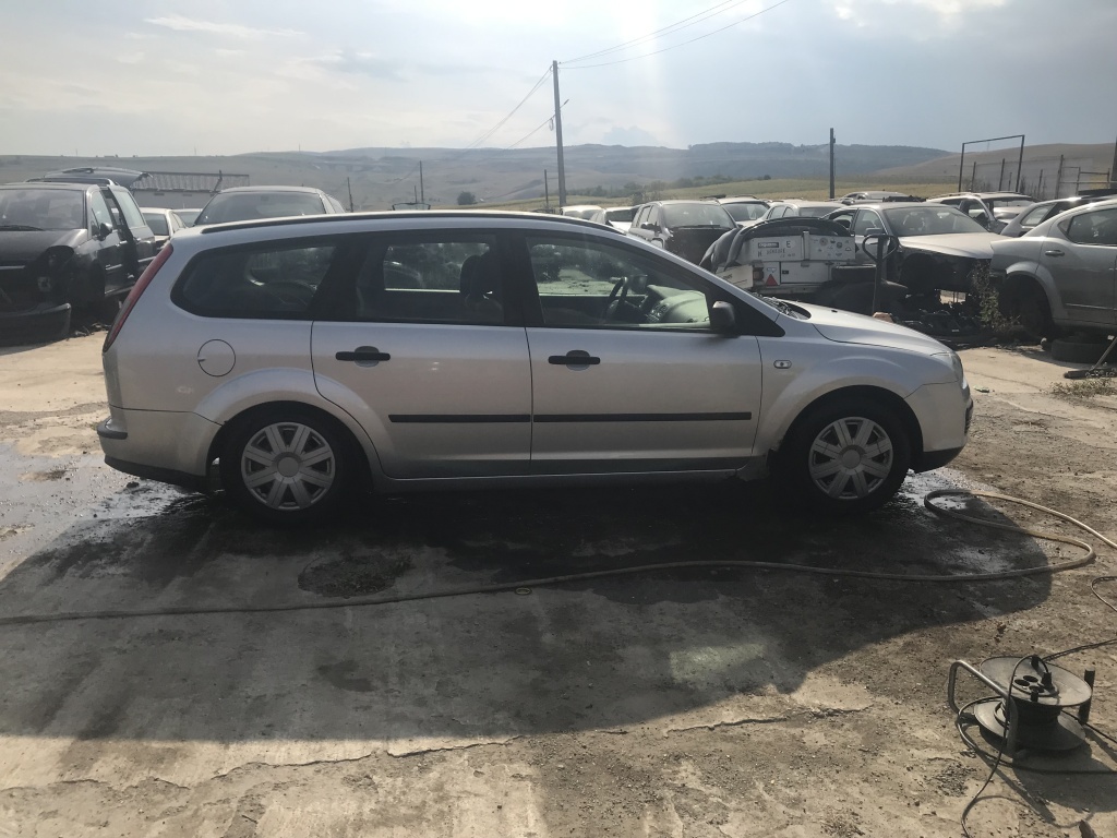 Brate stergatoare Ford Focus 2006 combi 