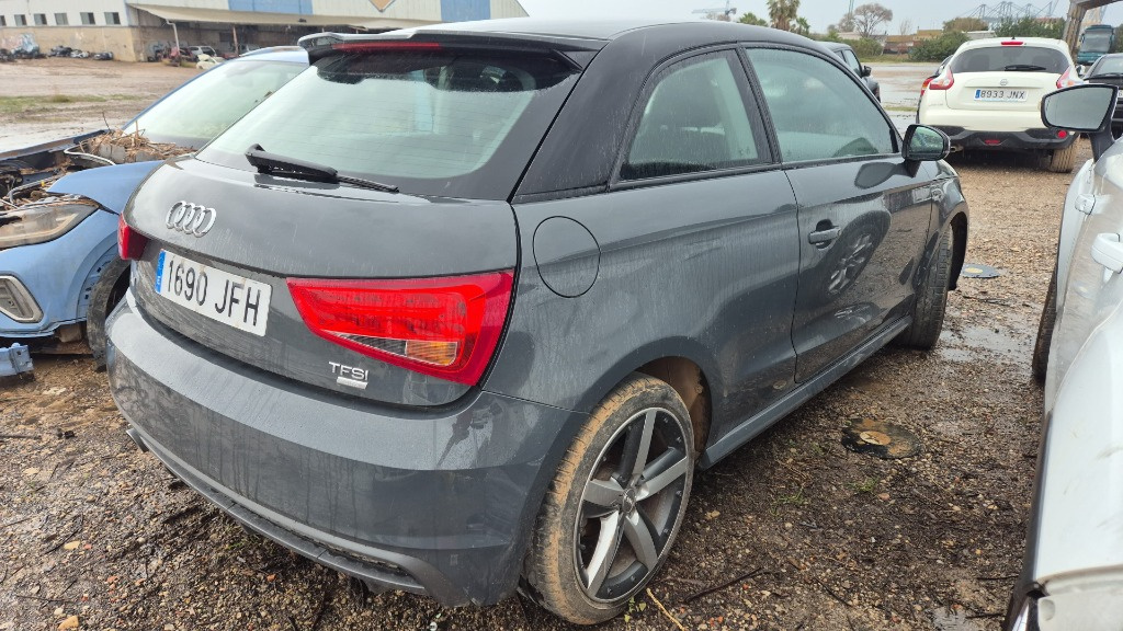 Brate stergator Audi A1 2015 Hatchback 1