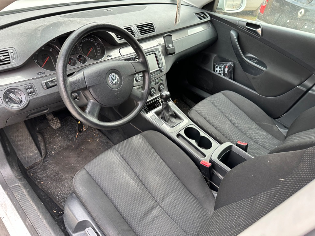 Brate stergator Volkswagen Passat B6 200