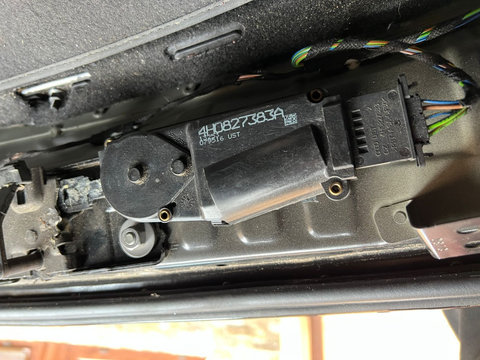 Broasca/actuator portbagaj Soft close Audi A8 D4 cod 4H0827383A