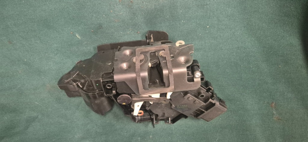 Broasca Broasca Dreapta Fata Ford Focus 2 -- NOUA-