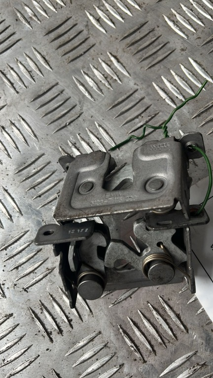 Broasca capota BMW seria 3 E92 E93 3.0 D cod motor N57D30A transmisie automata an 2011 cod 7115229