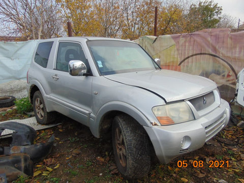 Broasca Capota mitsubishi Pajero 2004 SUV Argintiu