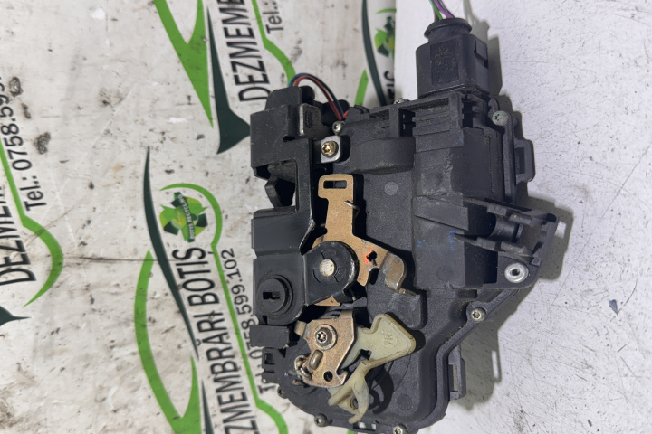 Broasca capota motor 83901BA Volkswagen 