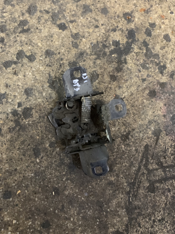 Broasca capota motor Volkswagen Golf 4 [1997 - 2006] Hatchback 5-usi 1.4 MT (75 hp) (1J1)
