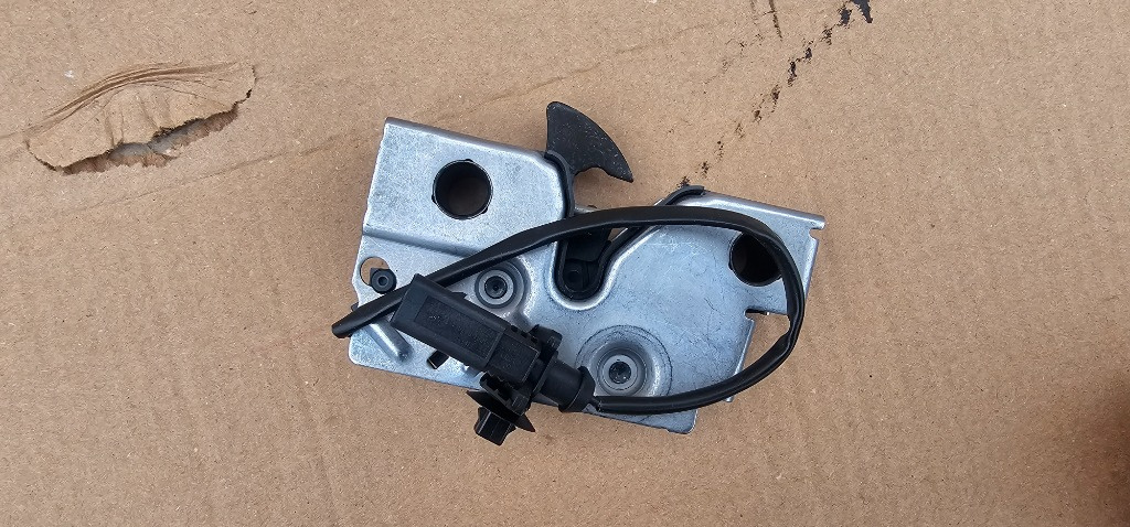 Broasca capota motor Vw Polo 6R 6C 2011 2012 2013 