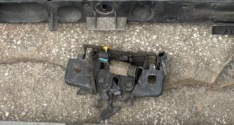 Broasca capota Renault Clio 4