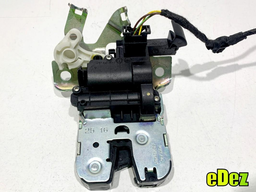 Broasca capota spate Audi A4 (2015-2019) [8W2, B9] 8W0827503