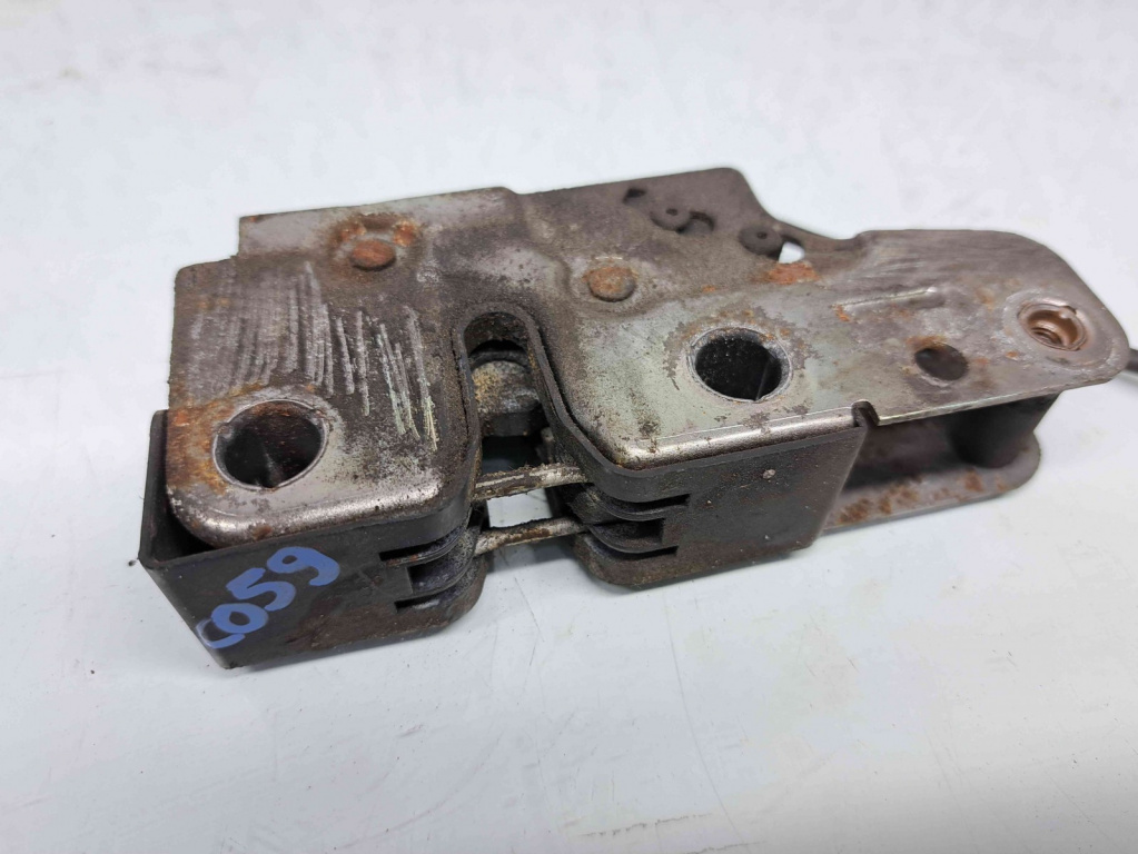 Broasca capota Volkswagen Passat CC (357