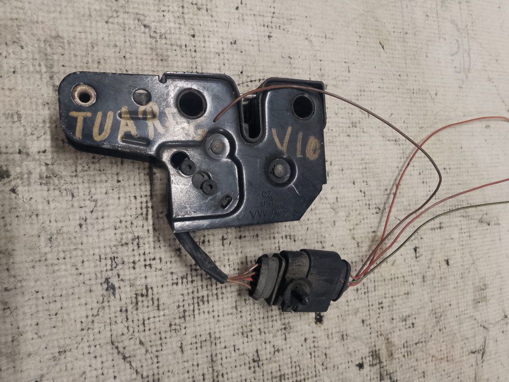 Broasca capota Volkswagen Touareg 2005