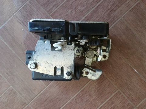 Broasca cu actuator dreapta fata Dacia Logan