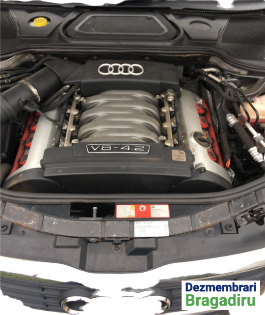 Broasca dreapta capota motor Audi A8 D3/